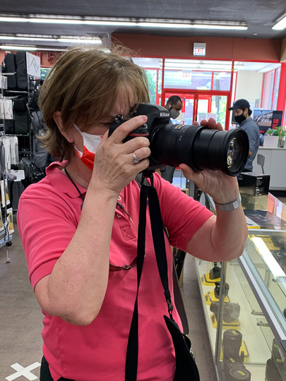 Leslie Bought A New Lens